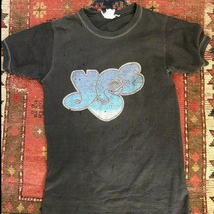 Vintage 70s Thrashed YES T-shirt Black Tee XS